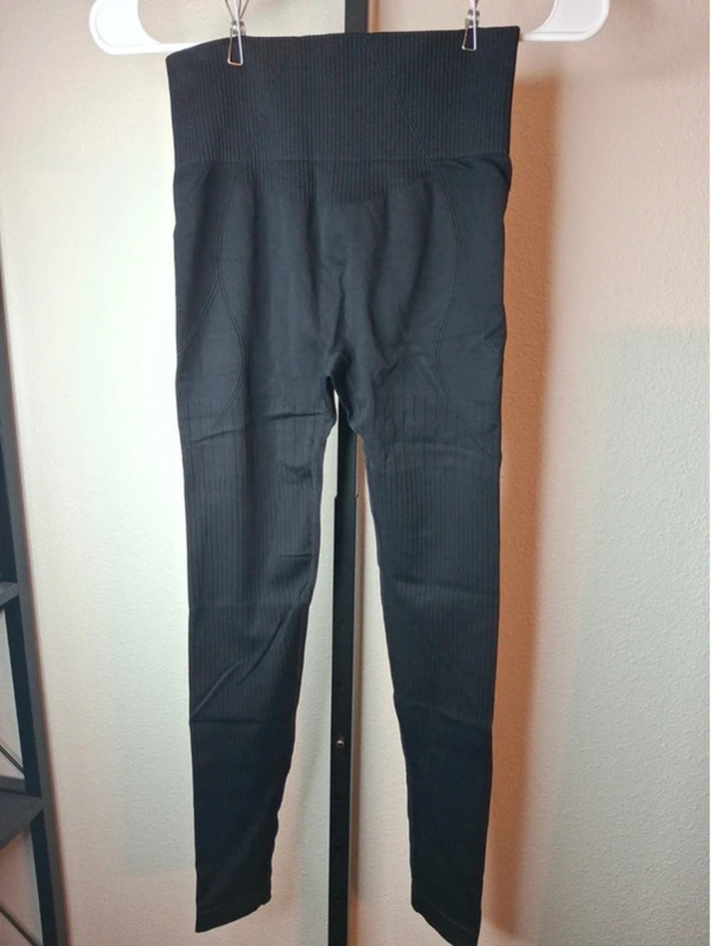 Halara Women's Black Leggings Full Length NWT size S